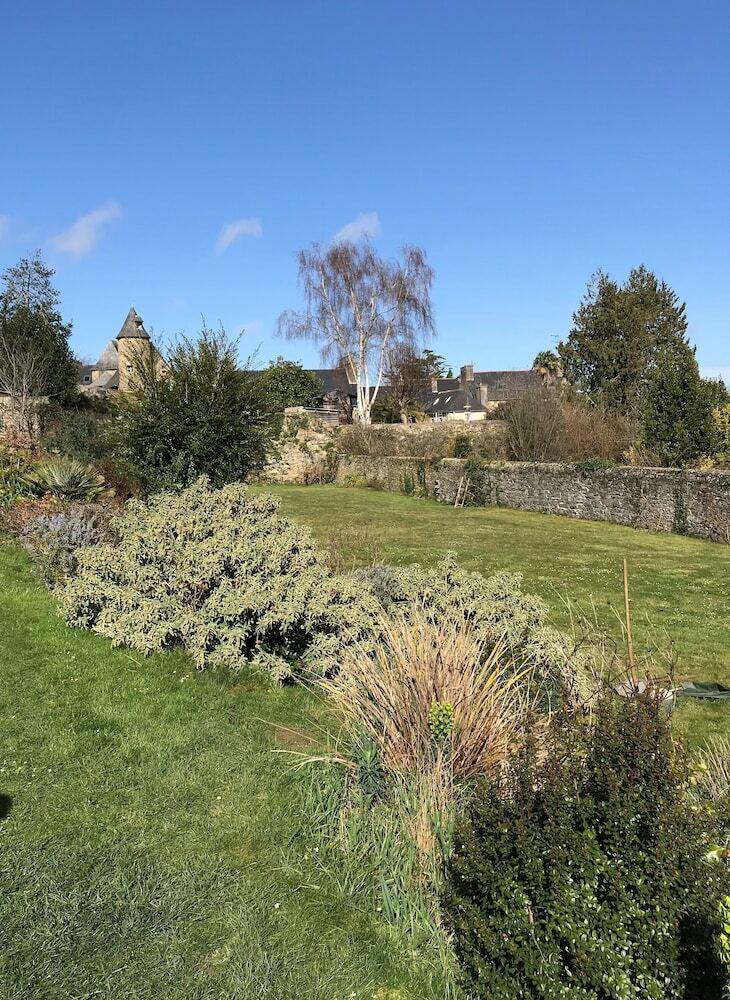 Bed & Breakfast Maison D'h�tes Aug�s