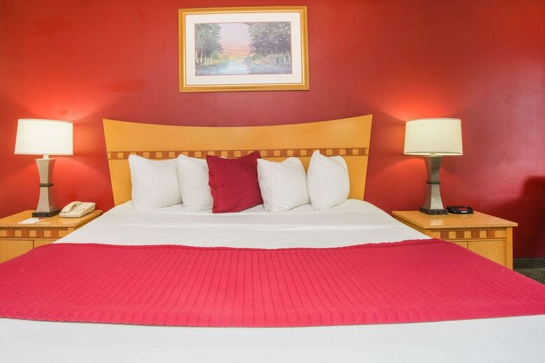 Hotel Ramada By Wyndham & Suites Warner Robins