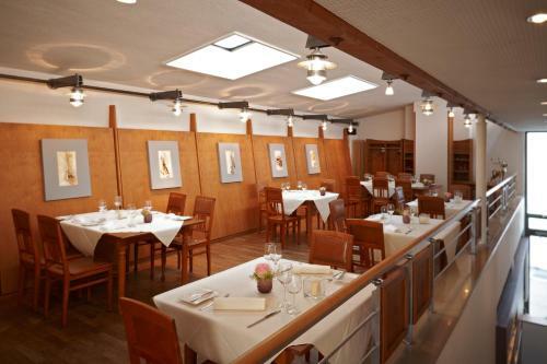 Gasthaus & Hotel "zum Hirschen"