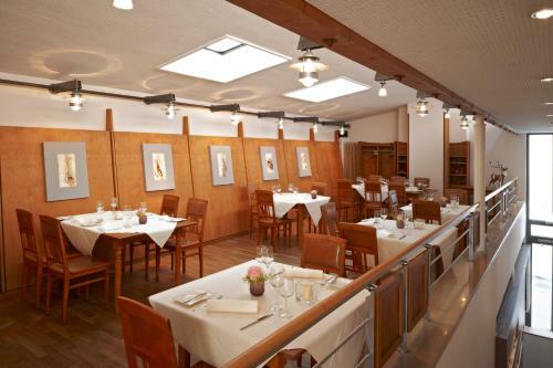 Gasthaus & Hotel "zum Hirschen"