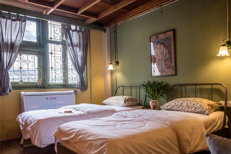 Hostal Live Local