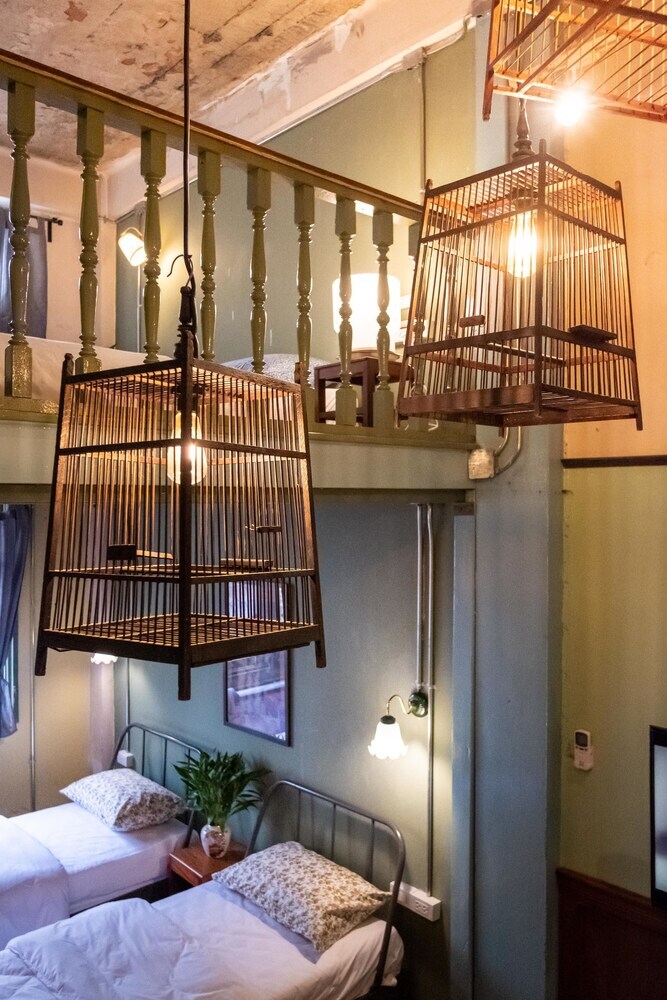 Hostal Live Local