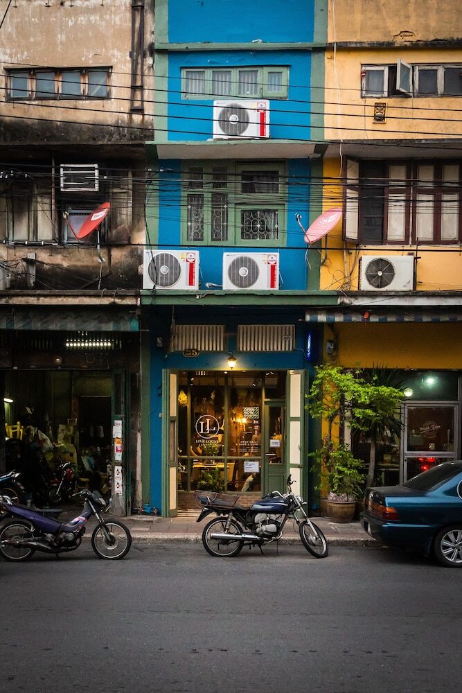 Hostal Live Local