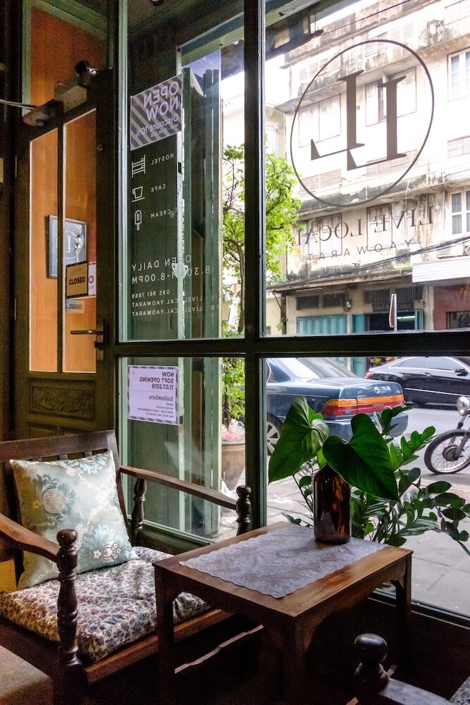Hostal Live Local