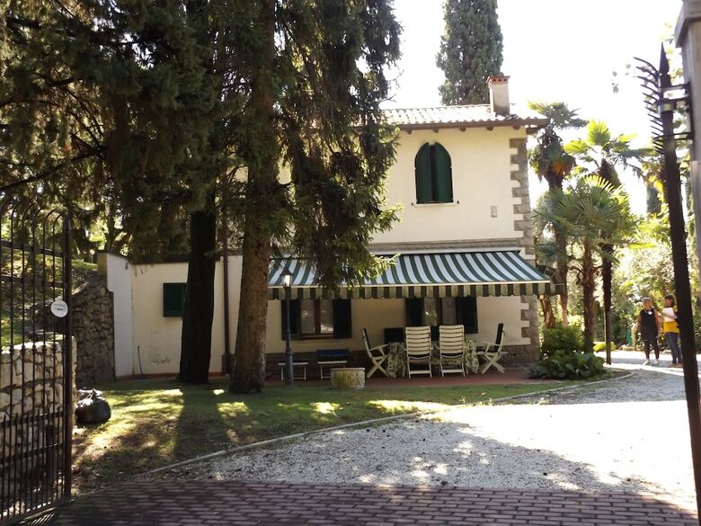 Villa Delle Sirene