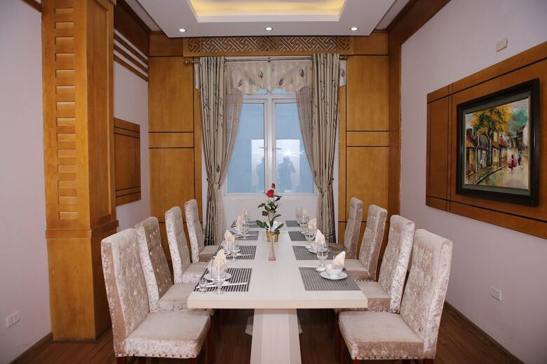 Central Phu Hung Hotel