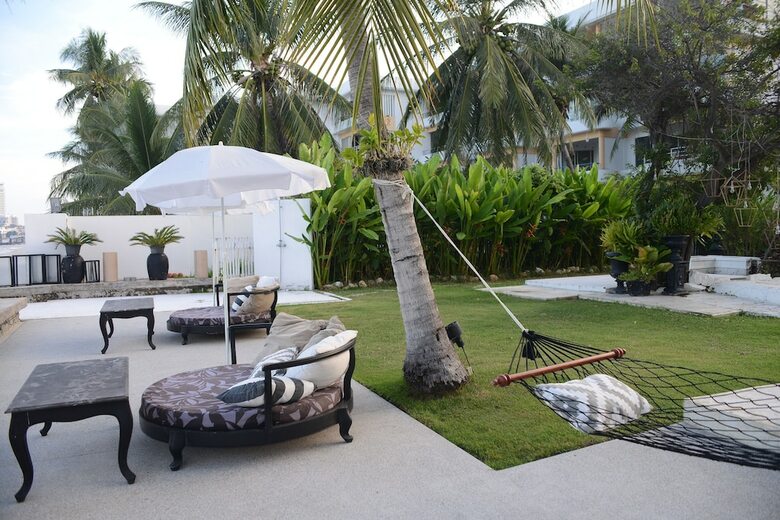Hotel The Hen Hua Hin Private Beach Villa
