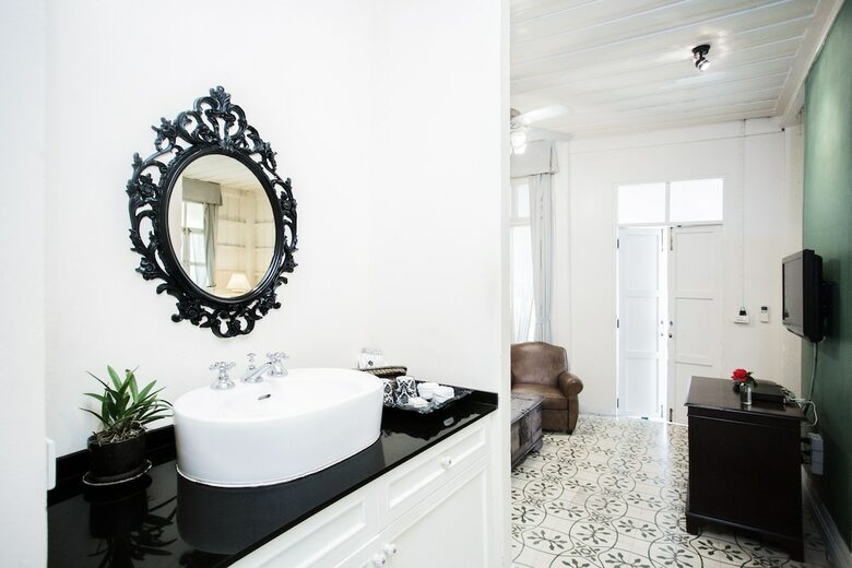 Hotel The Hen Hua Hin Private Beach Villa