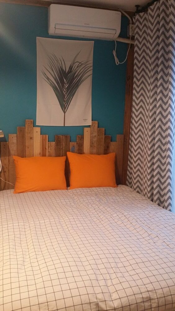 Hostal Lemon Tree Guesthouse 2 - Hostel