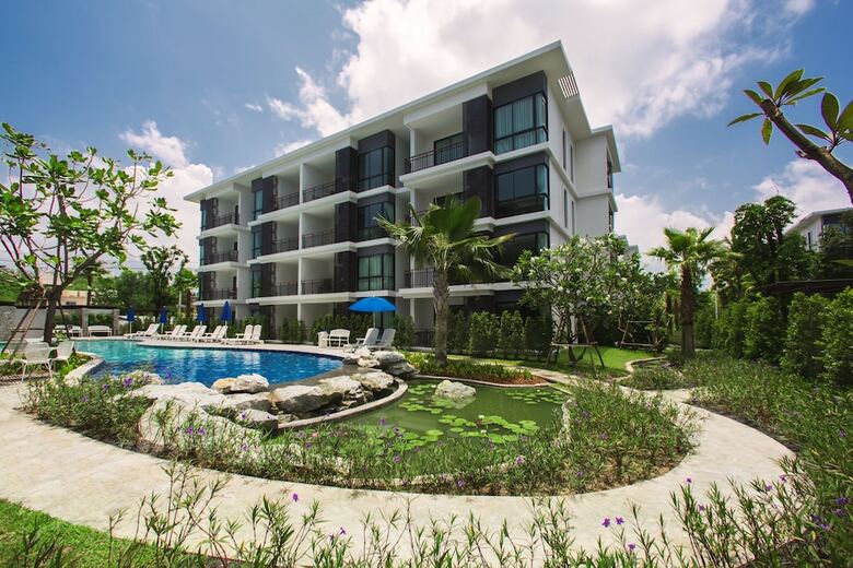 Apartamentos The Title C107