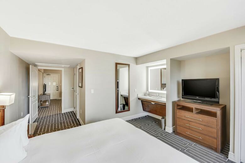 Hotel Pointe Hilton Tapatio Cliffs Resort