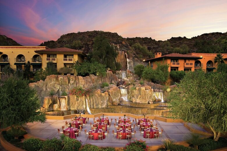 Hotel Pointe Hilton Tapatio Cliffs Resort