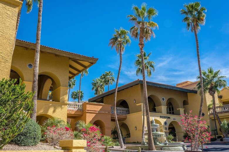 Hotel Pointe Hilton Tapatio Cliffs Resort