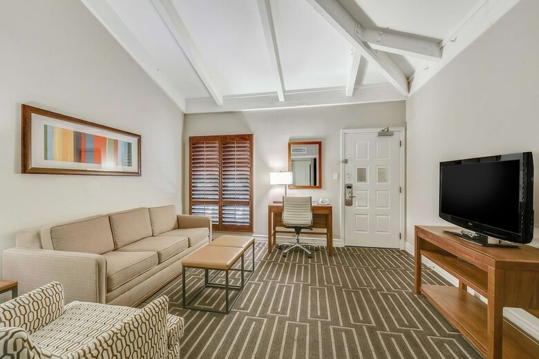 Hotel Pointe Hilton Tapatio Cliffs Resort