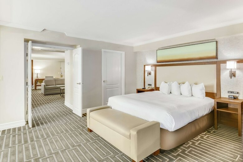 Hotel Pointe Hilton Tapatio Cliffs Resort