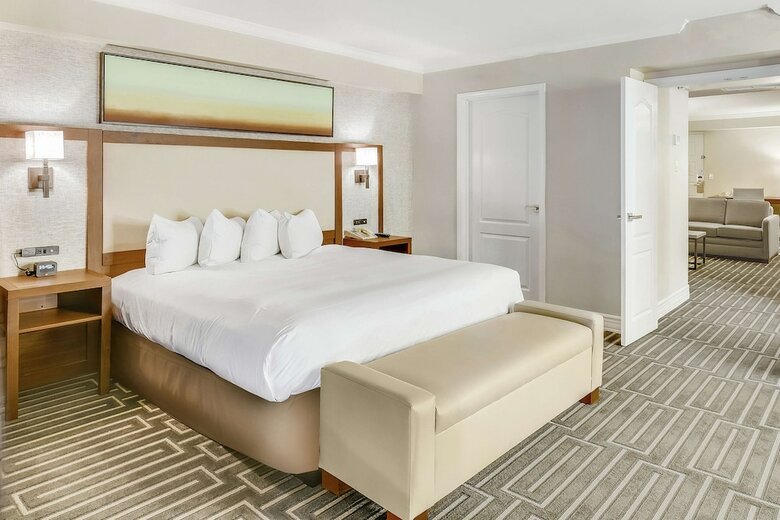 Hotel Pointe Hilton Tapatio Cliffs Resort