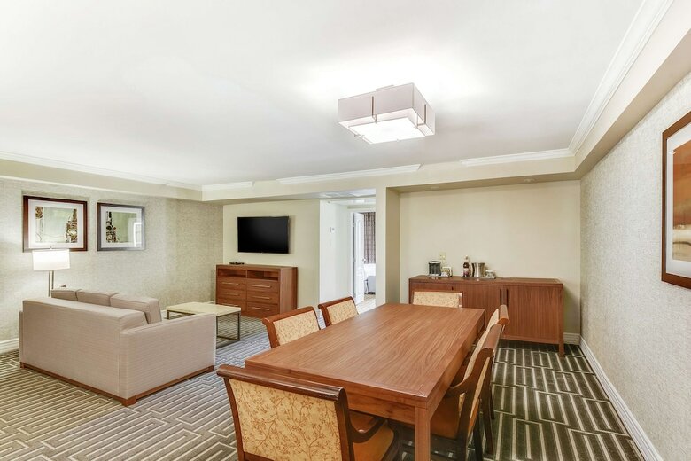 Hotel Pointe Hilton Tapatio Cliffs Resort