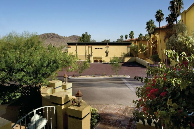 Hotel Pointe Hilton Tapatio Cliffs Resort