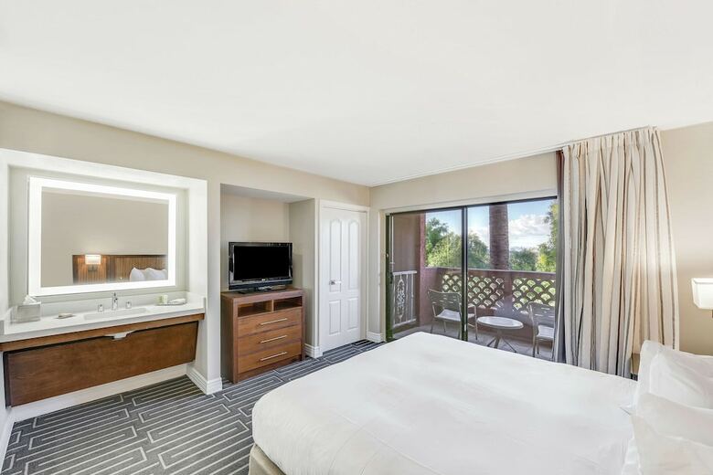 Hotel Pointe Hilton Tapatio Cliffs Resort