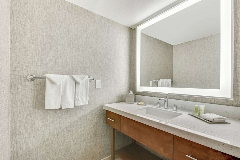 Hotel Pointe Hilton Tapatio Cliffs Resort