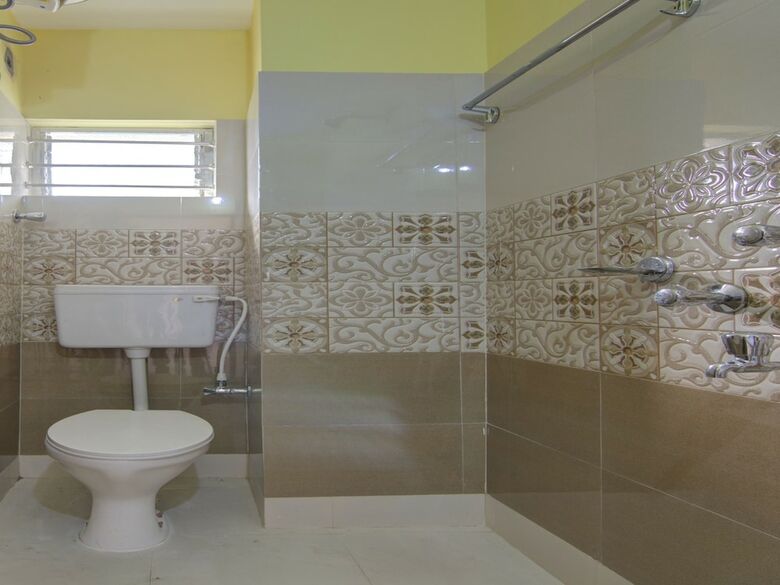 Hotel Oyo 13454 Dhaka Lodge