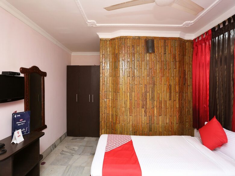 Hotel Oyo 11715 Mcc Guest House