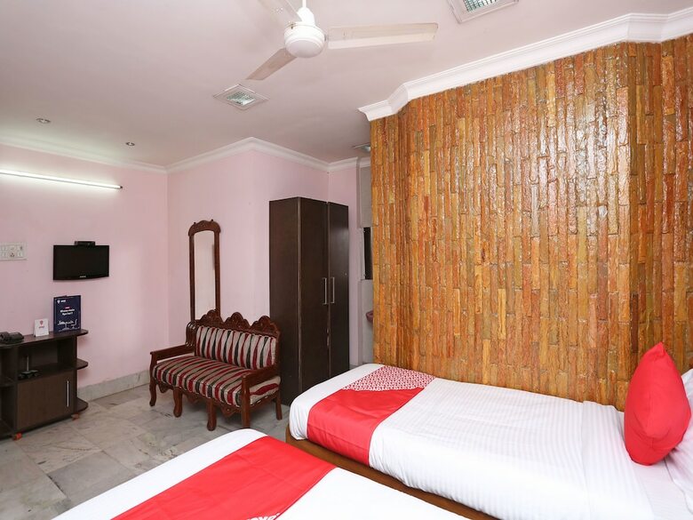 Hotel Oyo 11715 Mcc Guest House