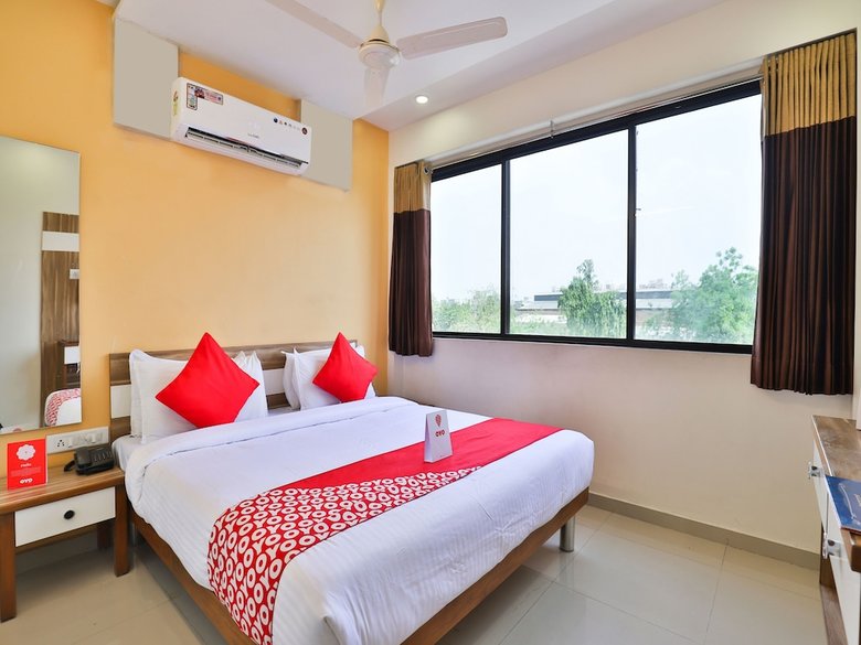 Hotel Oyo 15417 Red Rose