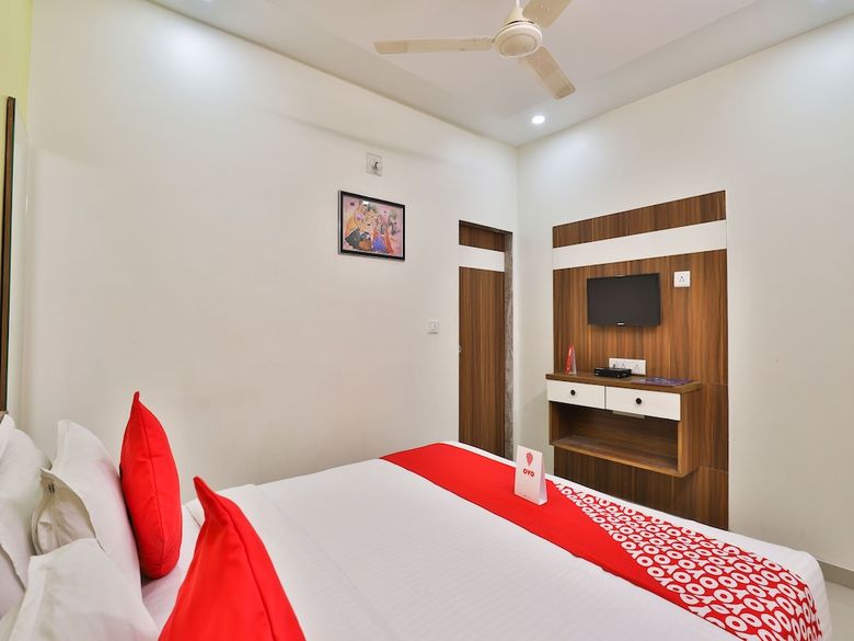 Hotel Oyo 15417 Red Rose