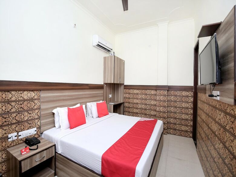 Hotel Oyo 14784 Angad Residency
