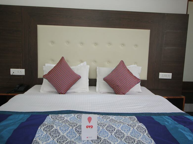 Oyo 7620 Hotel Yukim Residency