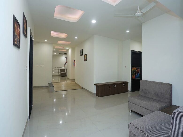 Hotel Oyo 14593 Smart Rooms By Shree Vatika