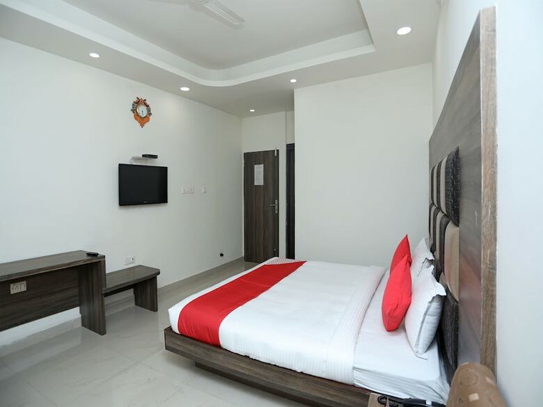 Hotel Oyo 14593 Smart Rooms By Shree Vatika