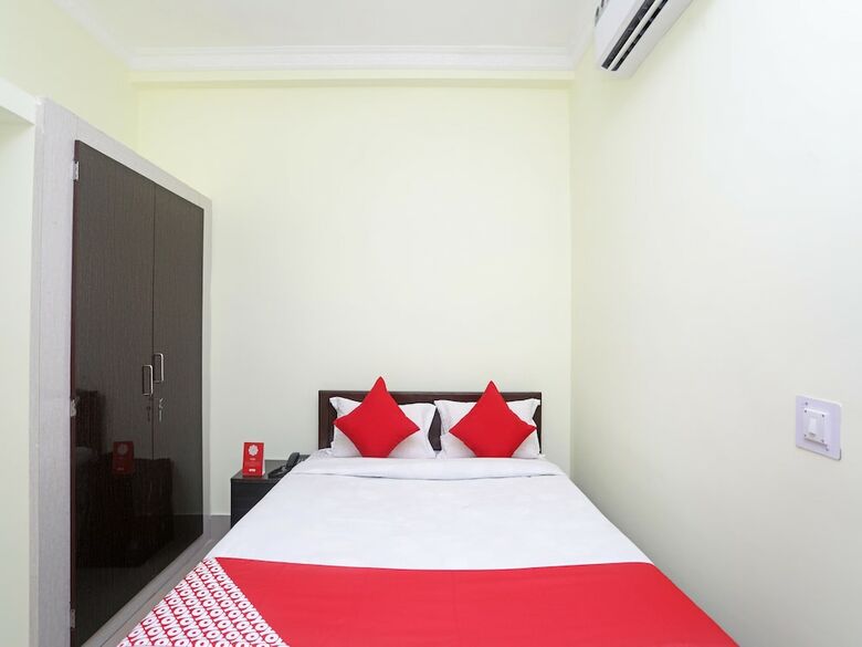 Hotel Oyo 13859 Soveet Residency