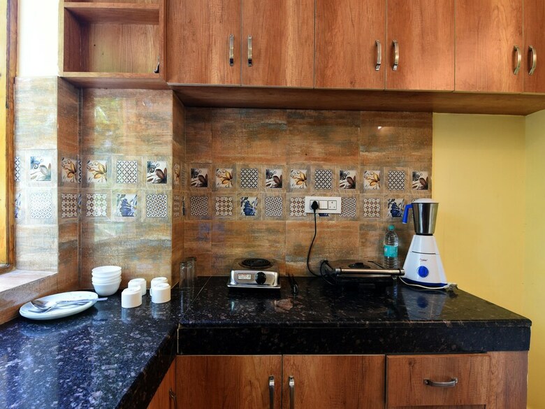 Hotel Oyo 14580 Home Luxurious Studios Shanag