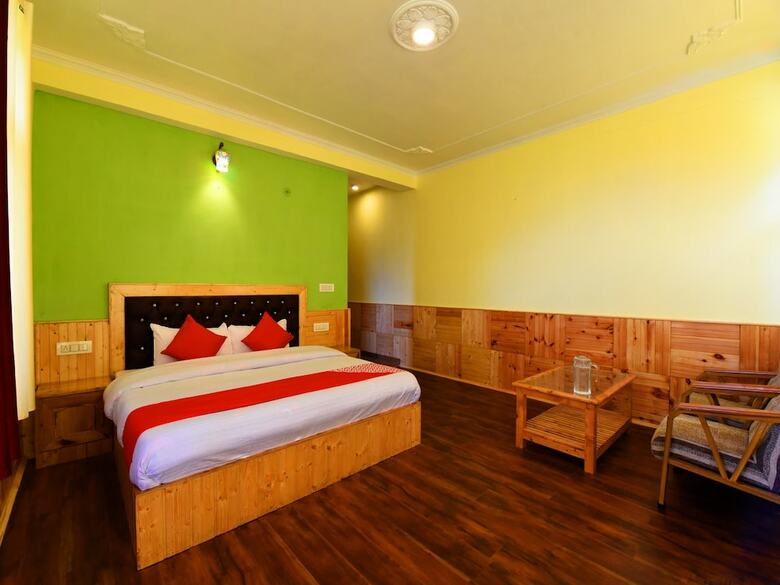 Hotel Oyo 14580 Home Luxurious Studios Shanag