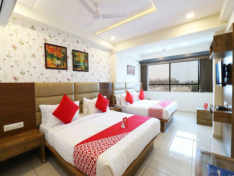 Hotel Oyo 14211 Laxmi Palace