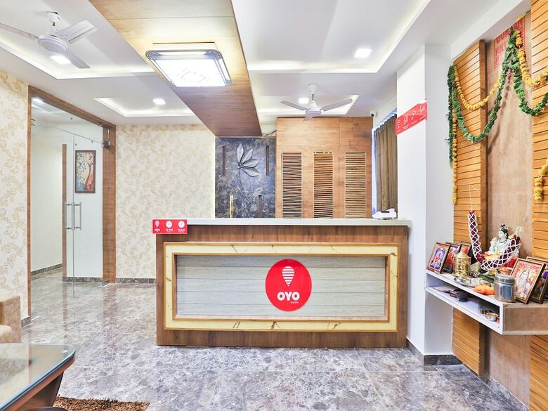 Hotel Oyo 14211 Laxmi Palace