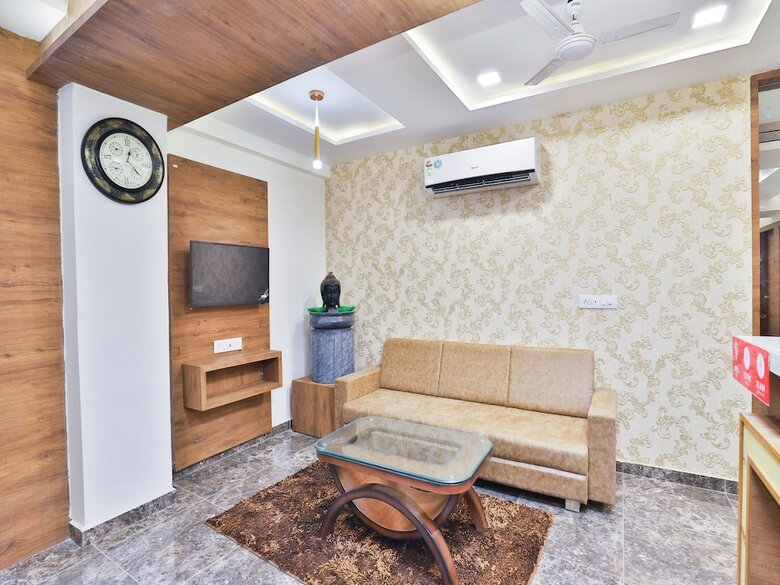 Hotel Oyo 14211 Laxmi Palace