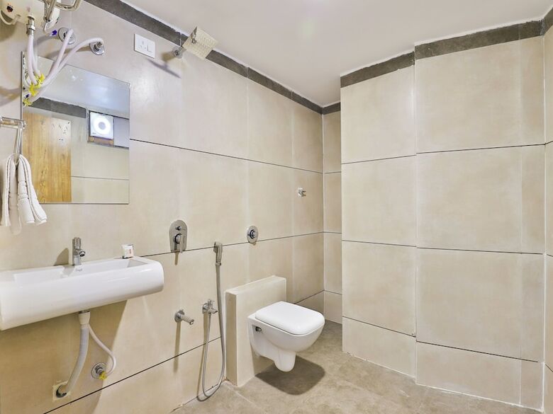 Hotel Oyo 14211 Laxmi Palace