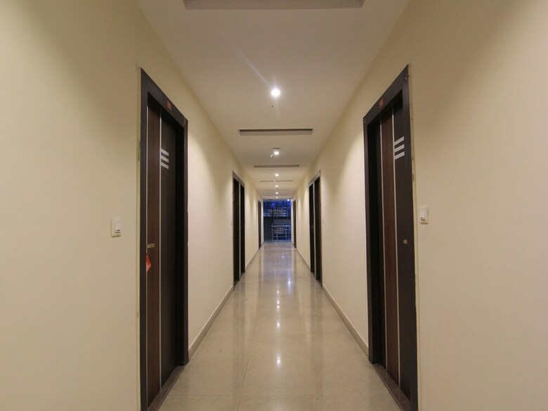 Apartamentos Oyo 14615 Aastha Krishna Dham