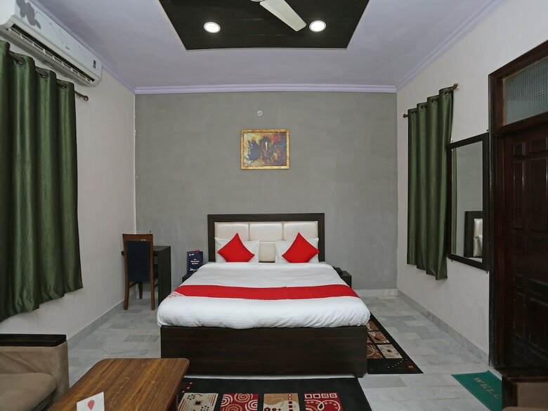 Oyo 13852 Hotel Maharana Palace