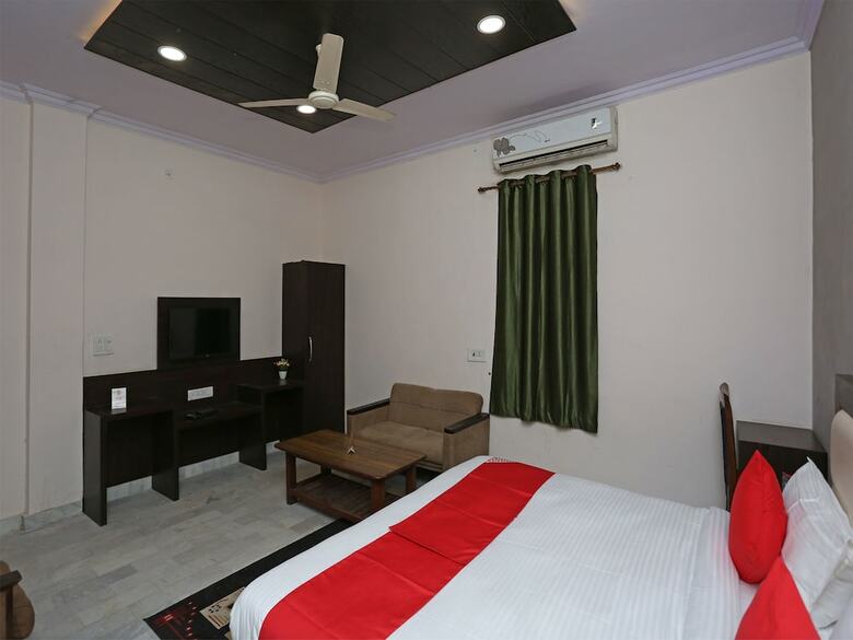 Oyo 13852 Hotel Maharana Palace