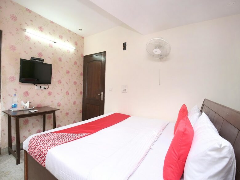 Oyo 15523 Hotel Jd Inn