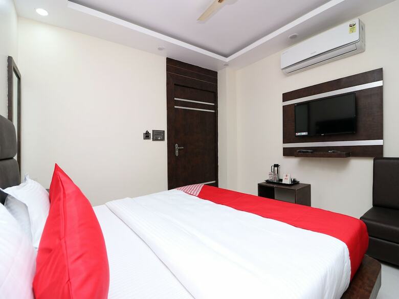 Oyo 15671 Hotel Jalsa Dlx