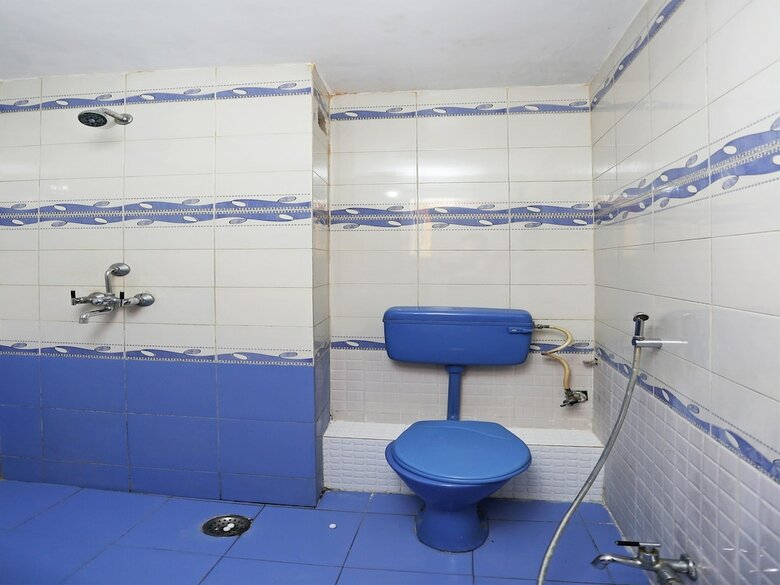 Oyo 15468 Hotel Sharda