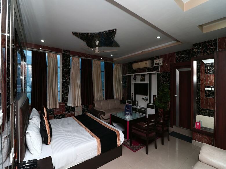 Apartamento Oyo 15794 Jatin Hotel