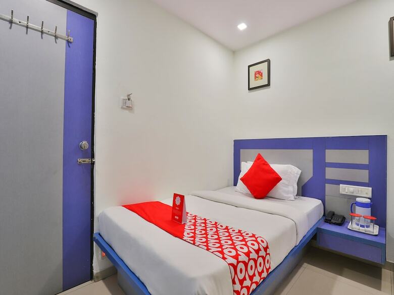 Oyo 13398 Hotel Relish