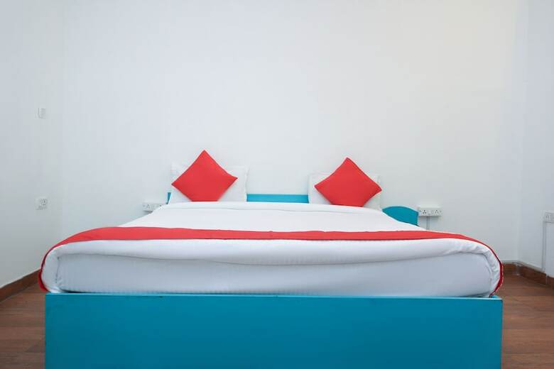 Oyo 15518 Hotel Amar