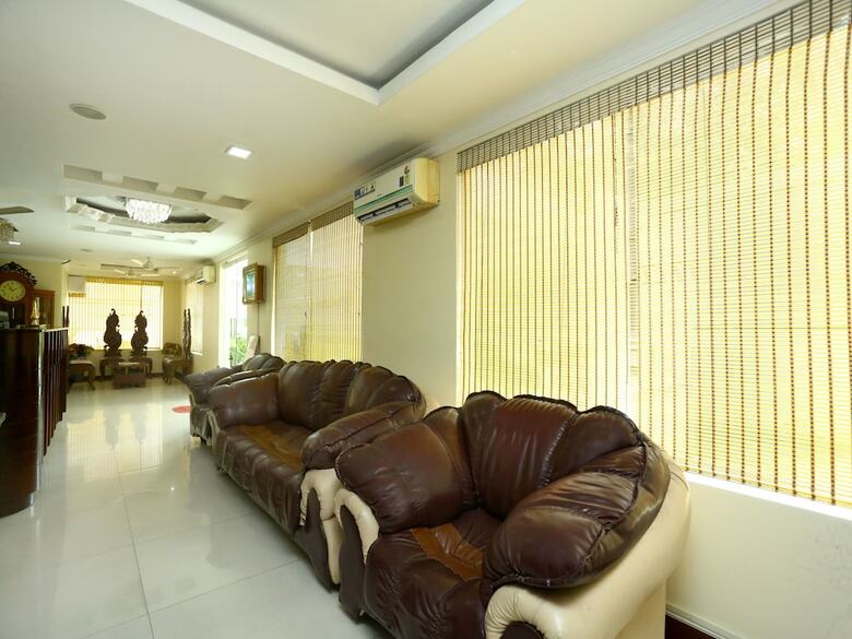 Hotel Oyo 2240 Krishna Regency